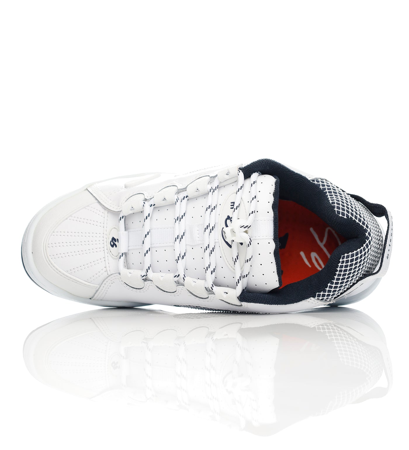Muska, White