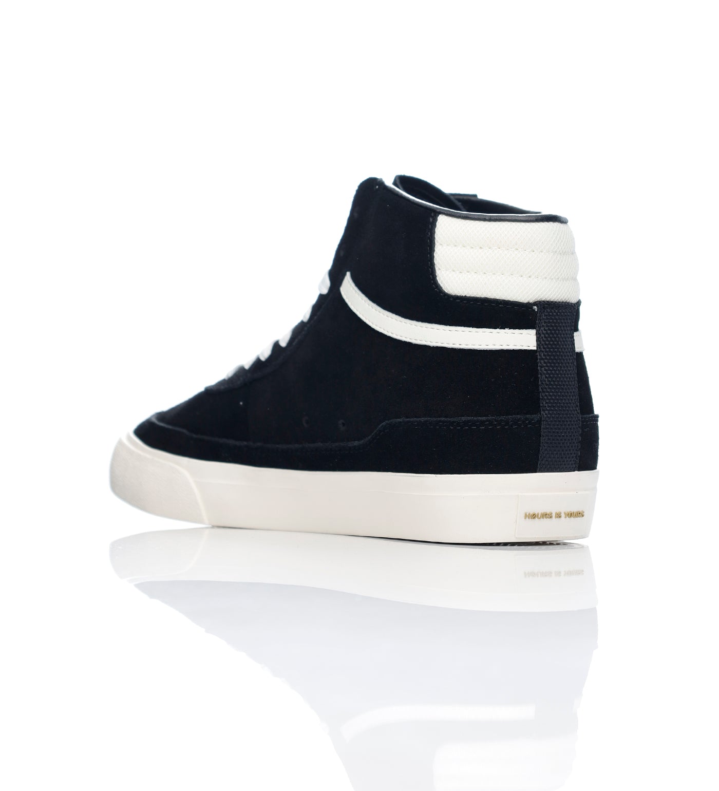 North, Black/Off White