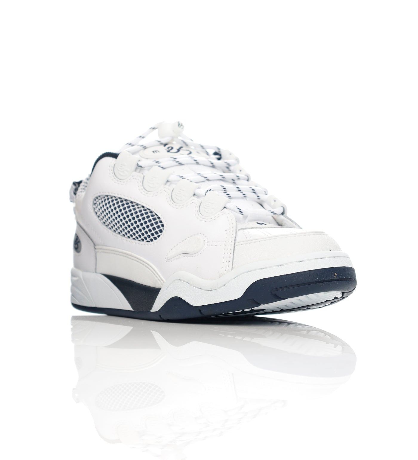 Muska, White