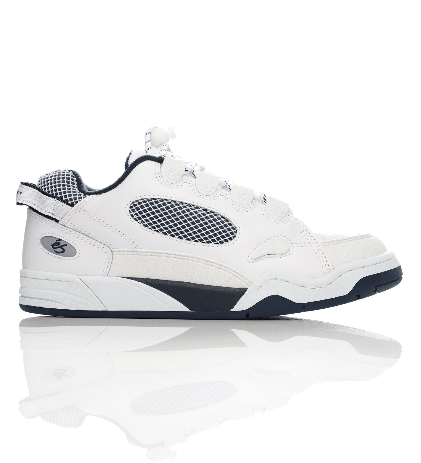 Muska, White