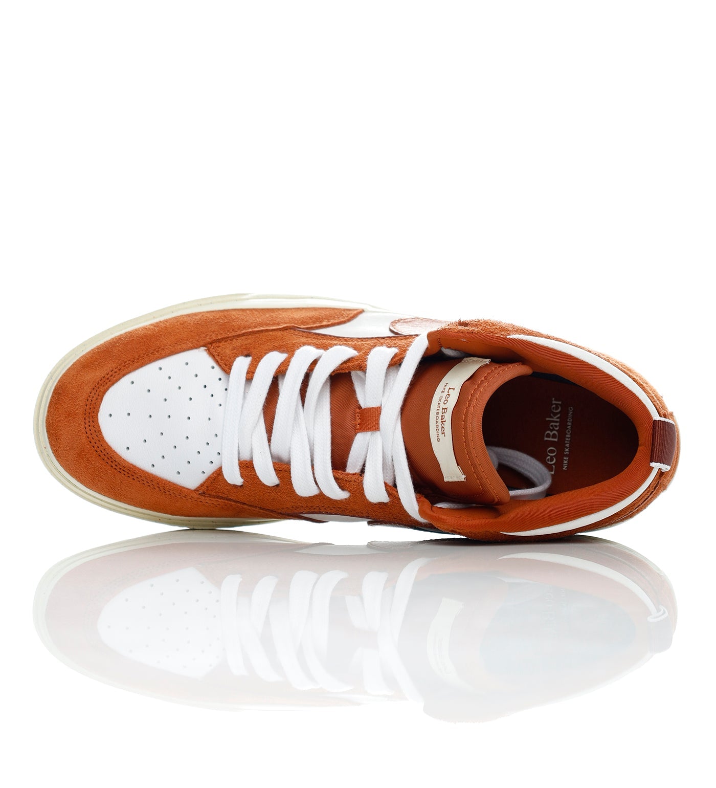 Leo Baker React, Dark Russet