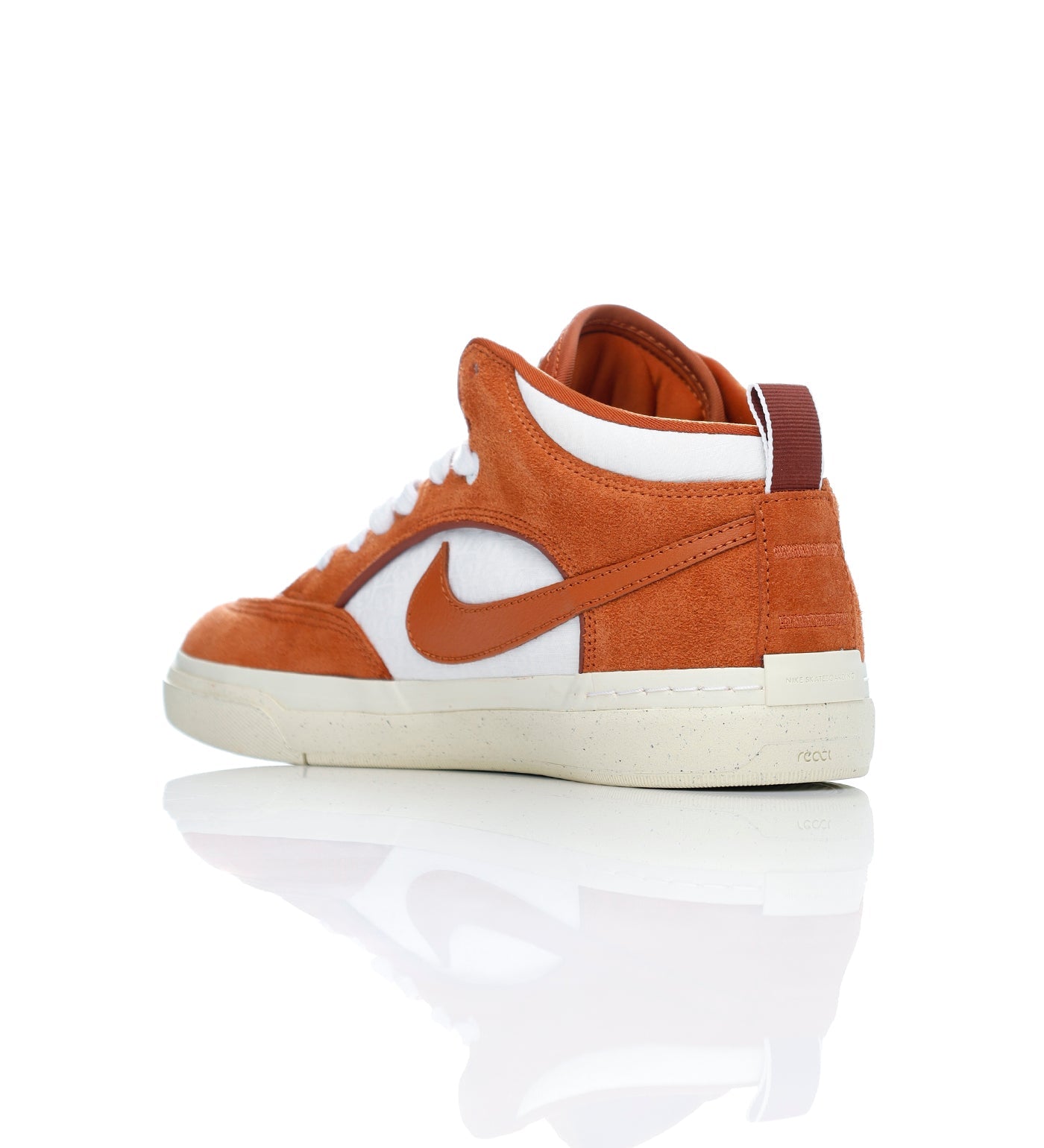 Leo Baker React, Dark Russet