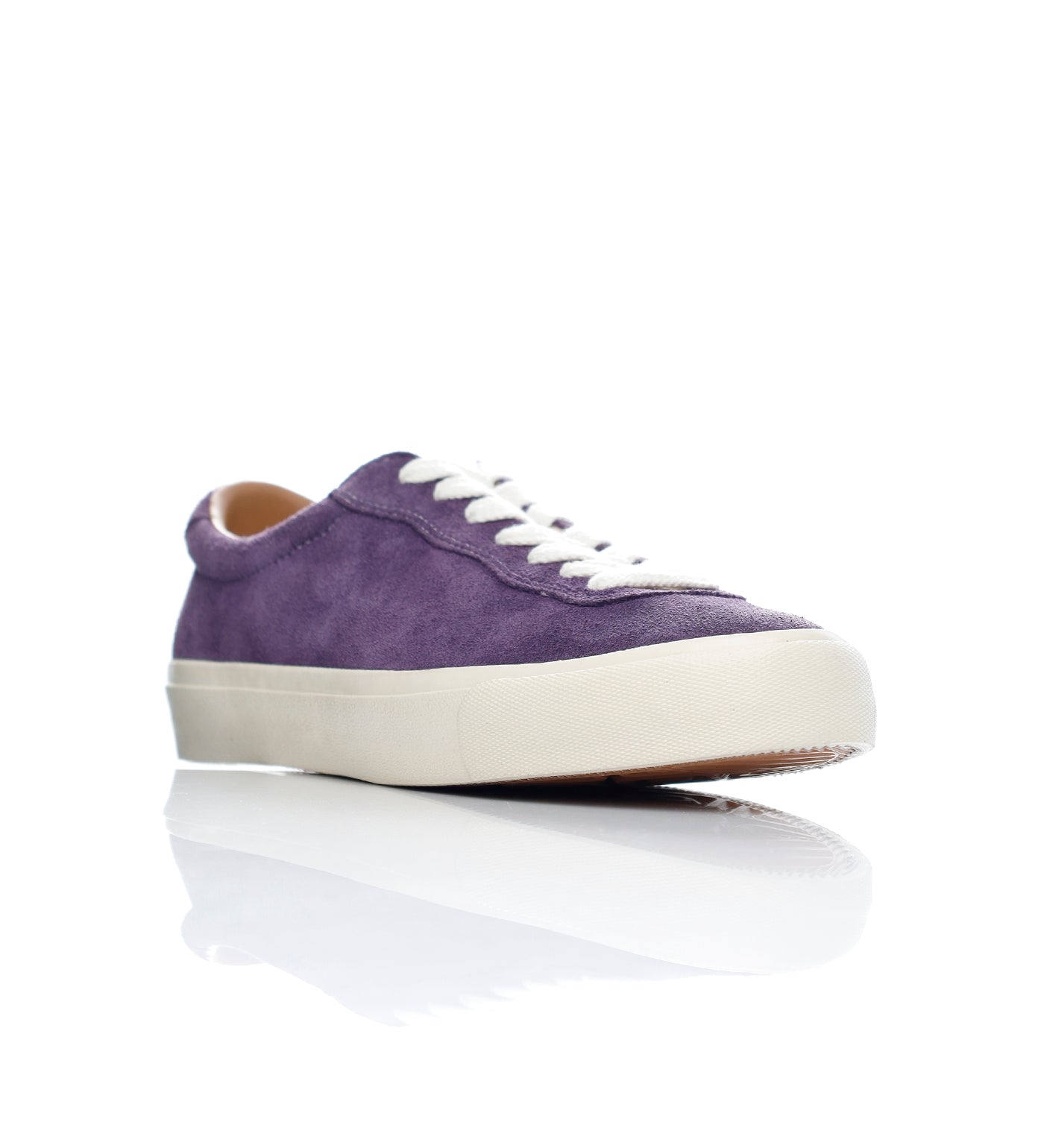 VM001 Lo Suede, Logan Berry
