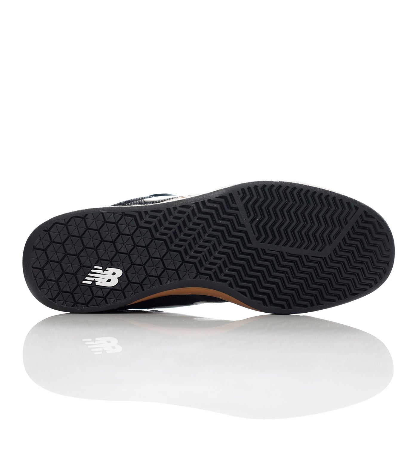 440 v2, Black/White/Gum