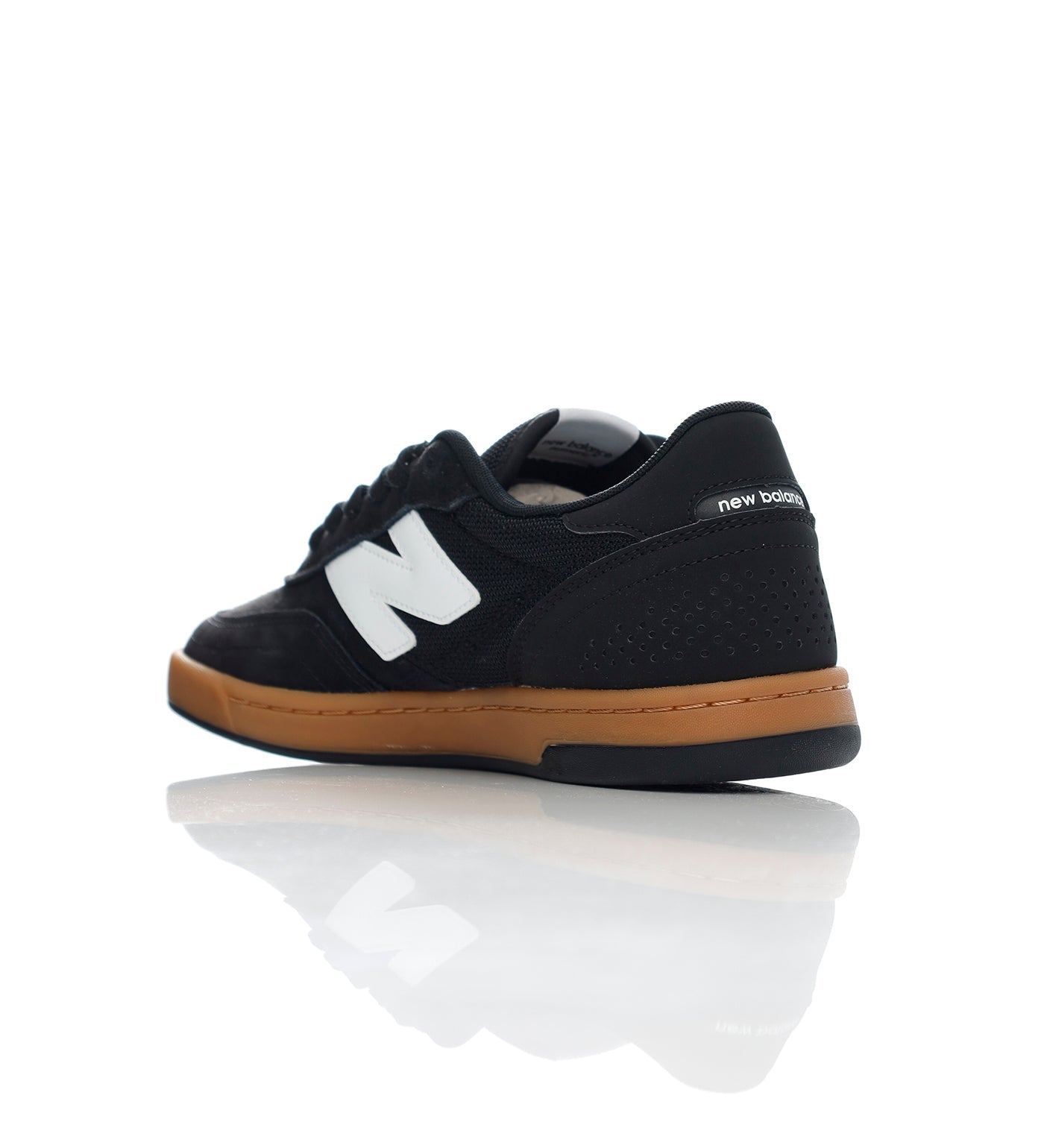 440 v2, Black/White/Gum