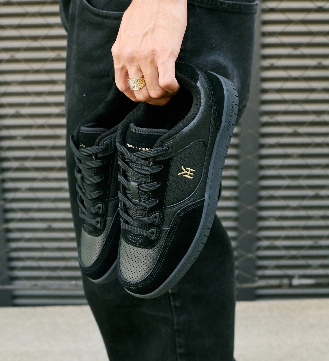 Skylight, Black/Gold