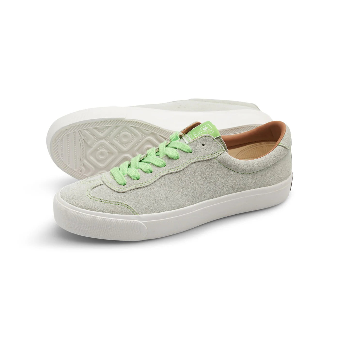 VM004 Millic Lo, Green Tint/White