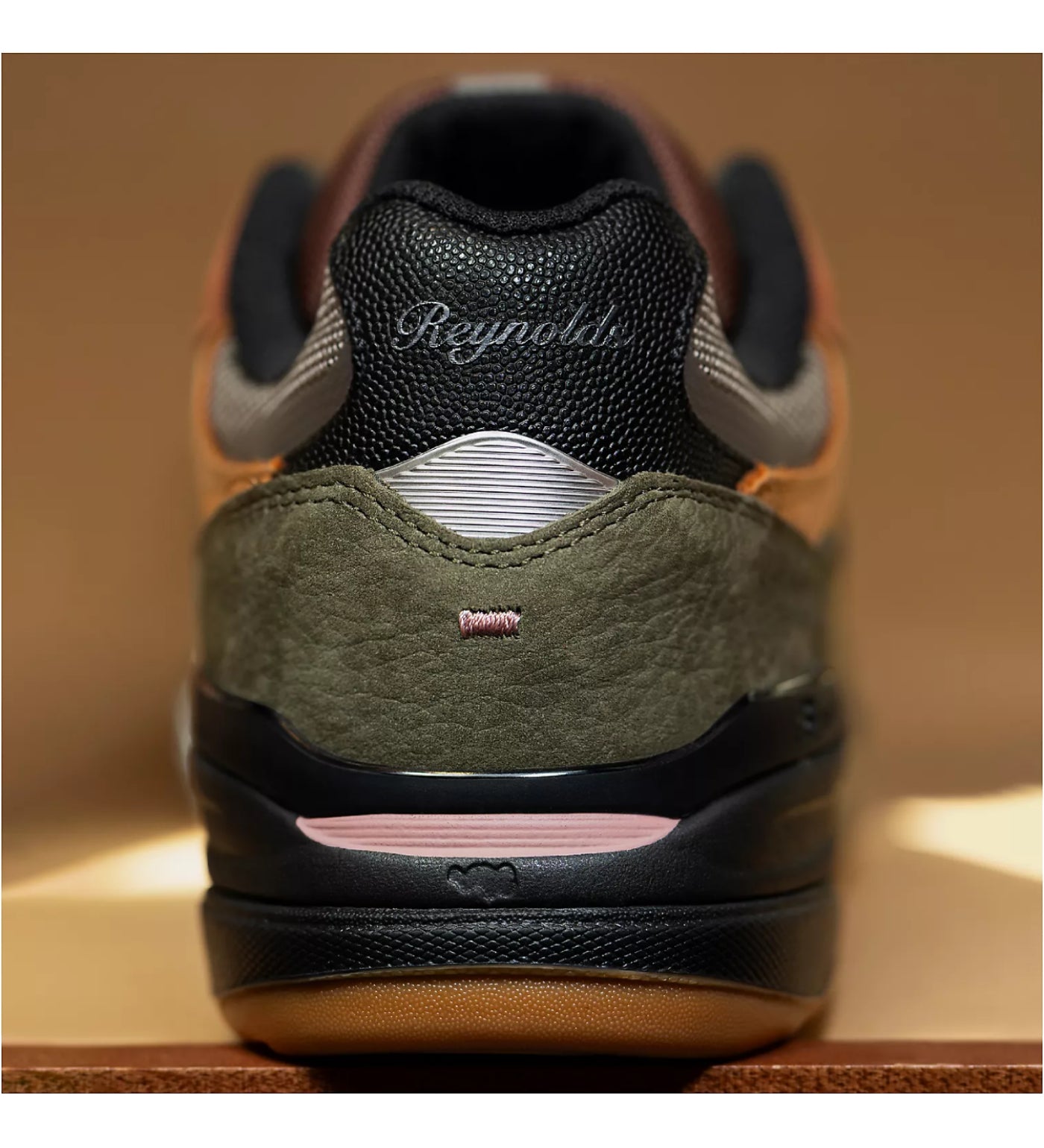 x Mike Gigliotti - Andrew Reynolds 933, True Brown/Candy Pink