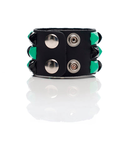 3 Row Pyramid Stud, Black/Green/Black