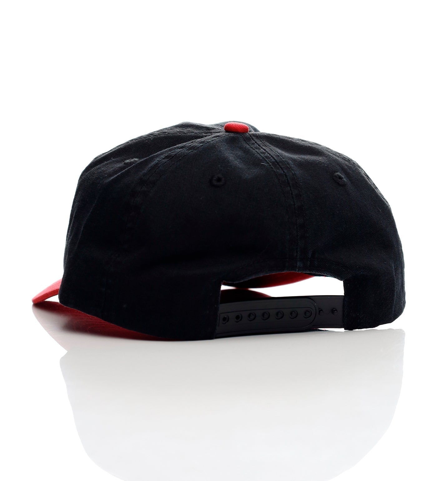 Narc, Black/Red