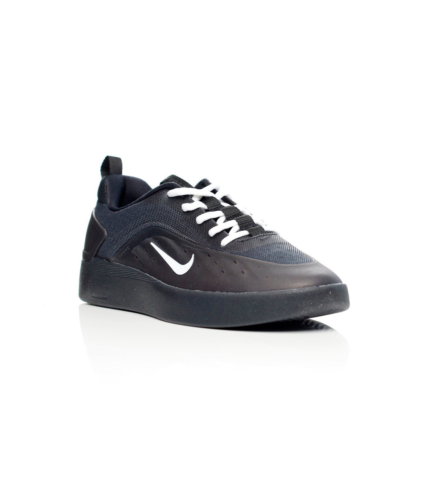 Nyjah 4, Black/White/Black