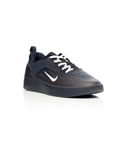 Nyjah 4, Black/White/Black