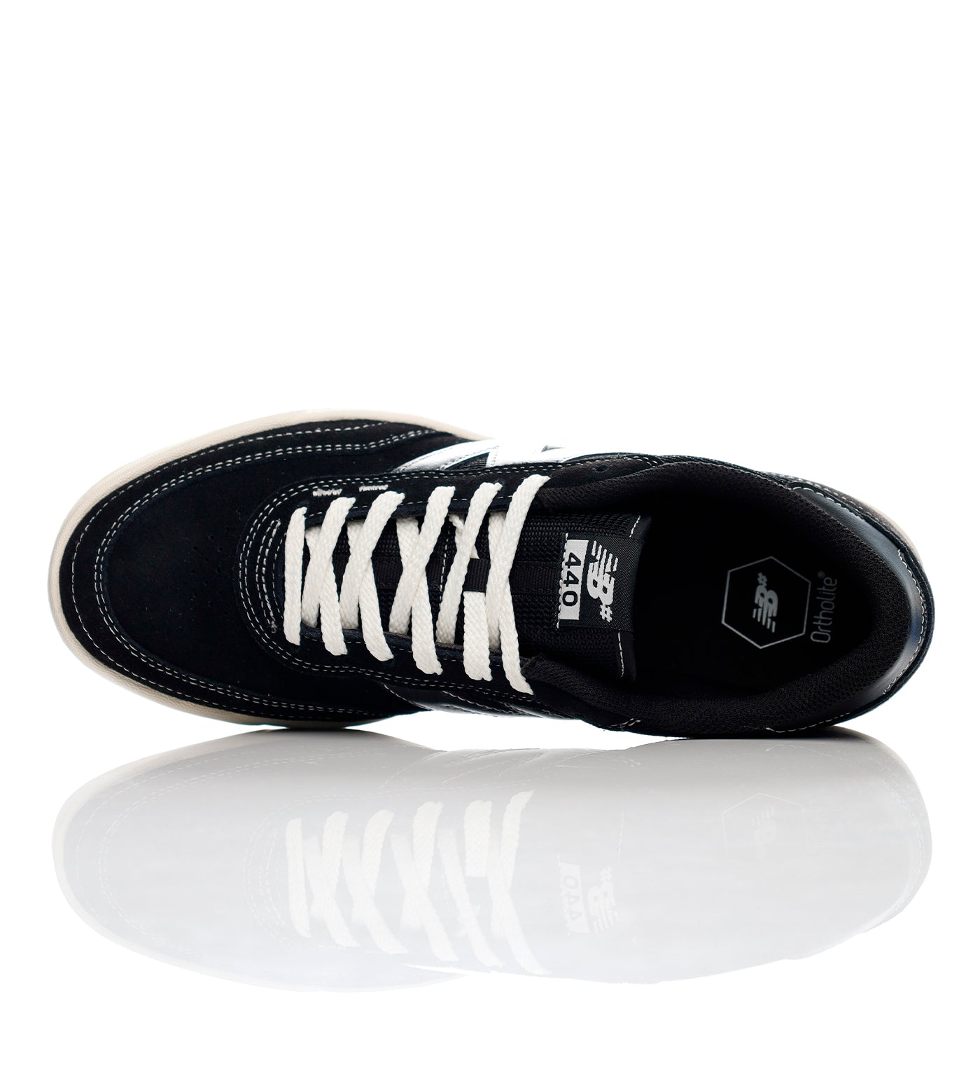 440 v2, Black/White