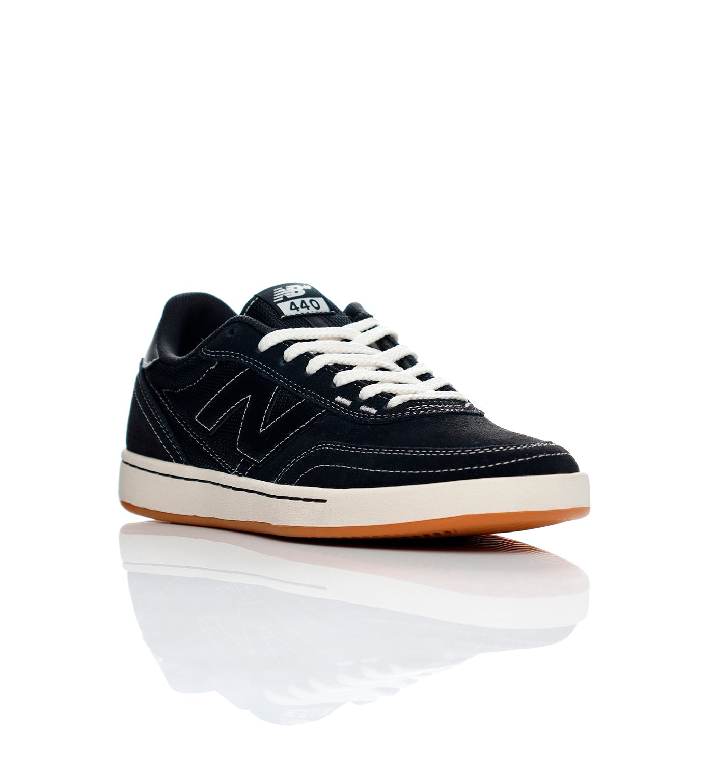 440 v2, Black/White